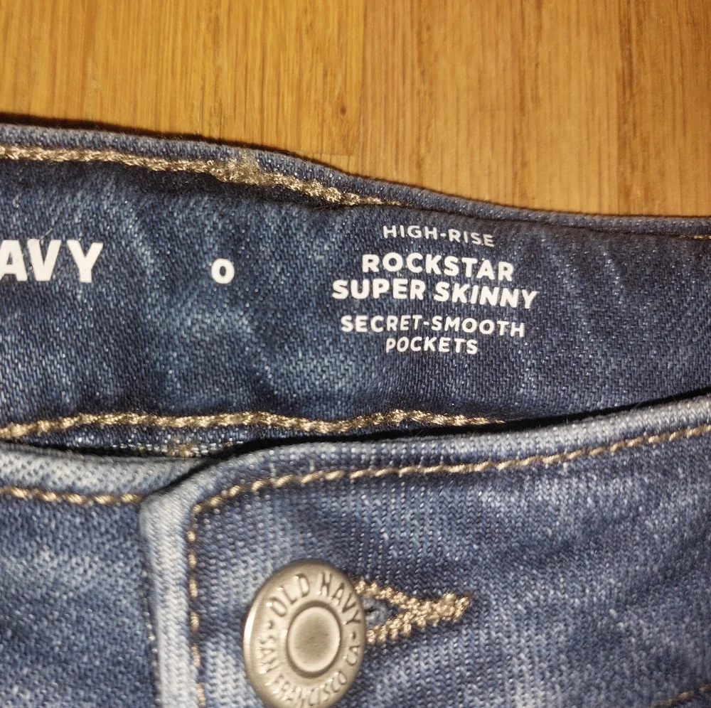 NWT Old Navy sz 0 High Rise Rockstar Super Skinny Jeans Juniors Ladies New - Picture 3 of 3